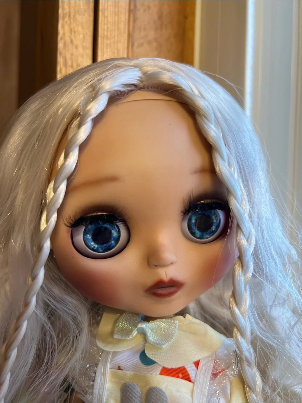 CERTIFIED ICY DBS BLYTHE DOLL AND ACCESSORIES - Picture 7 of 15